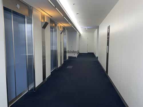 淀屋橋ダイビル エレベーターホール2