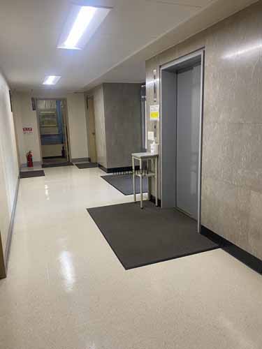 萬成ビル エントランス2