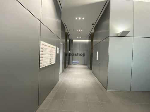 エスリードビル本町 エントランス4