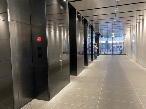 ＪＲＥ堺筋本町スクエア エントランス1