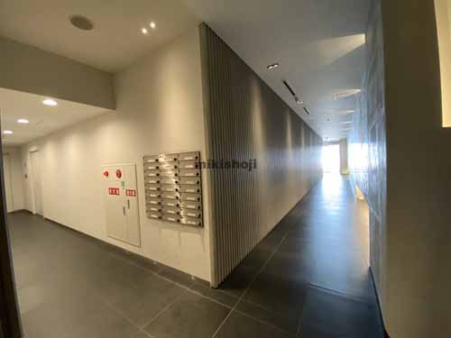 瓦町～久太郎町の本町スクウェアビル エントランス2