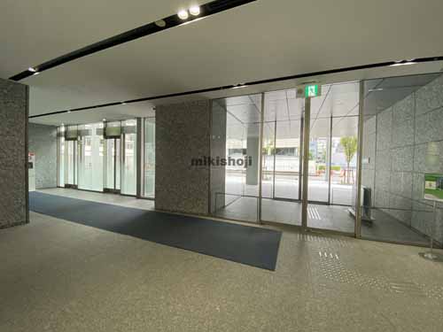 ＫＤＸ小林道修町ビル エントランス2