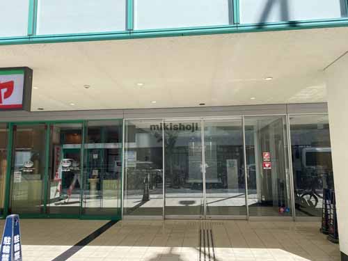 ＫＤＸ南本町ビル エントランス1