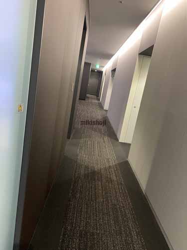 淀屋橋ミッドキューブ エレベーターホール1