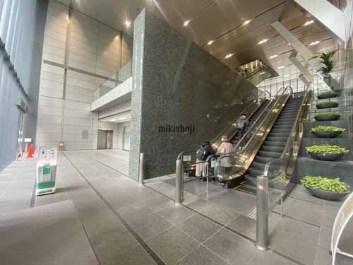 梅田ＤＴタワー エントランス4