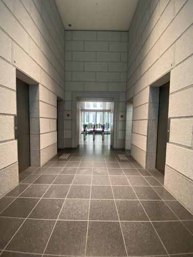 ニッセイ淀屋橋イースト エントランス1