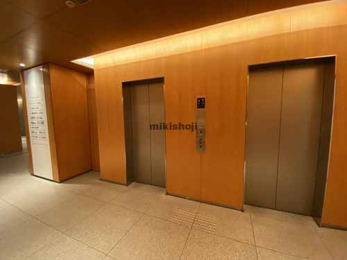 ヒロセ平野町ビル エレベーターホール3