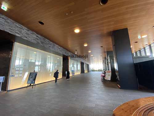 なんばスカイオ エントランス7