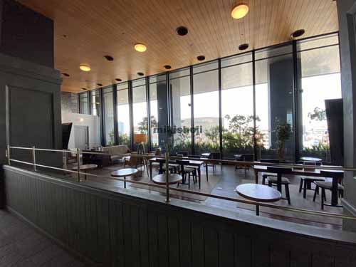 なんばスカイオ エントランス8