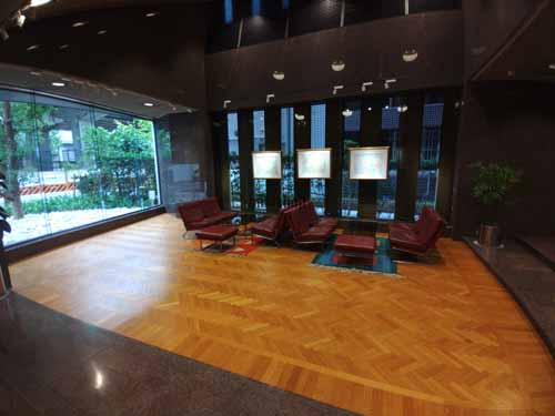 キング大阪ビル エントランス3