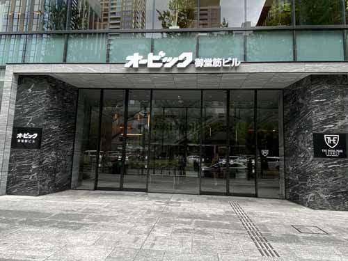 オービック御堂筋ビル エントランス2