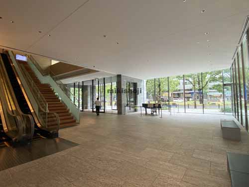 オービック御堂筋ビル エントランス7