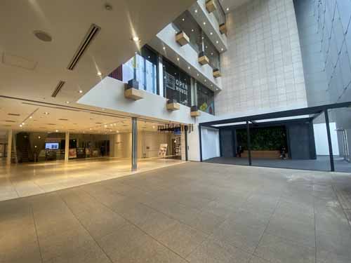 Ｅ－ｍａ エントランス2