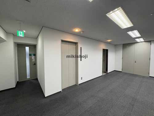 タツト・建設ビル エレベーターホール1