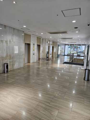 博多大博通ビルディング エントランス1