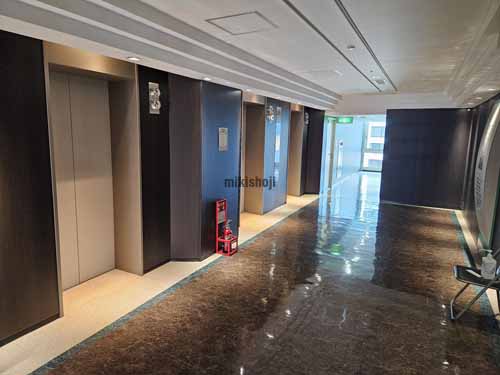 博多大博通ビルディング エレベーターホール1