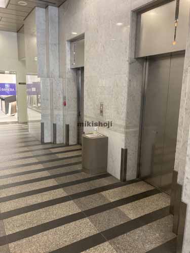 博多アーバンスクエア エレベーターホール1