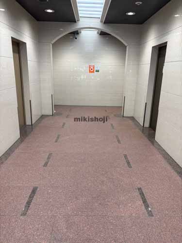 朝日生命福岡昭和通ビル エントランス2