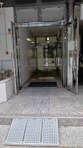 博多光和ビル エントランス1