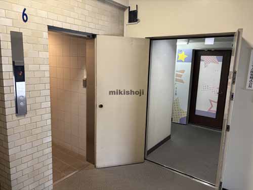 福岡パーキングビル エントランス1