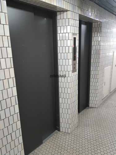 大戸ビル エレベーターホール1