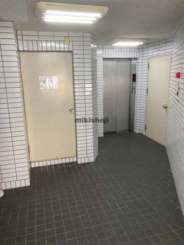 舞鶴栄光ビル エレベーターホール1
