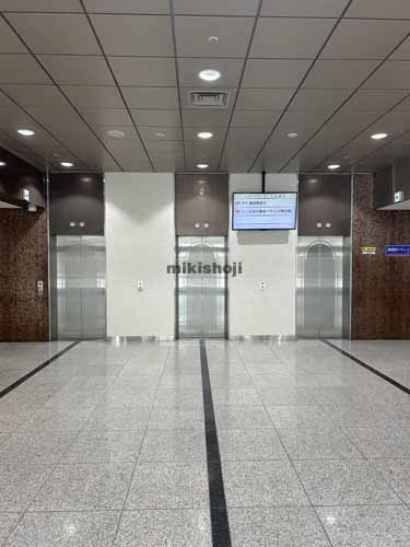 毎日西部会館 エントランス1