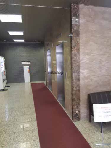 九電不動産ビル エレベーターホール1