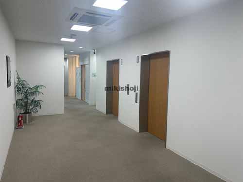 Ｒ＆Ｆセンタービル エレベーターホール1