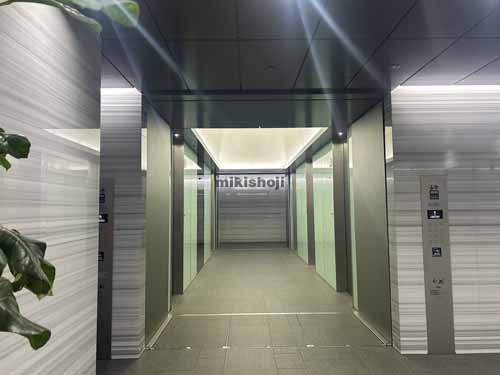 紙与博多中央ビル エレベーターホール1