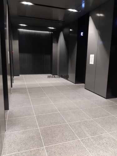 福岡舞鶴スクエア エレベーターホール1