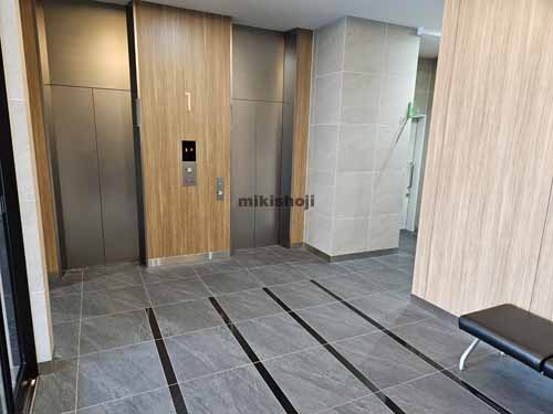 天神南ビル エレベーターホール1