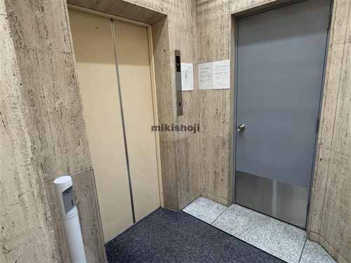 久保寺ビル エレベーターホール1