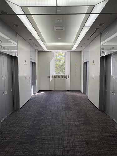 新青山ビル エレベーターホール1