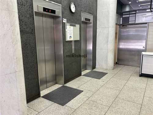 新宿ロイヤルビル エレベーターホール1