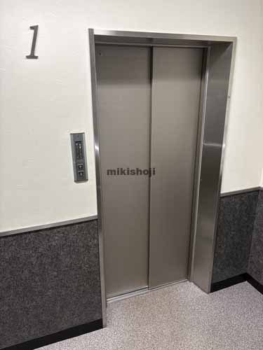 昭和ビル エレベーターホール1