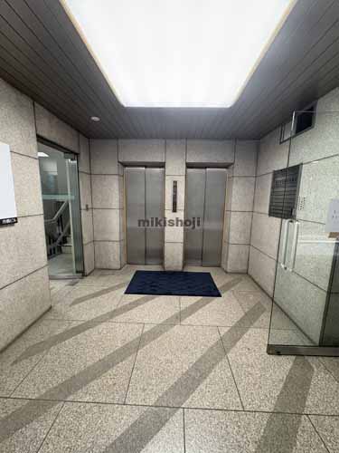 市橋ビル エントランス1