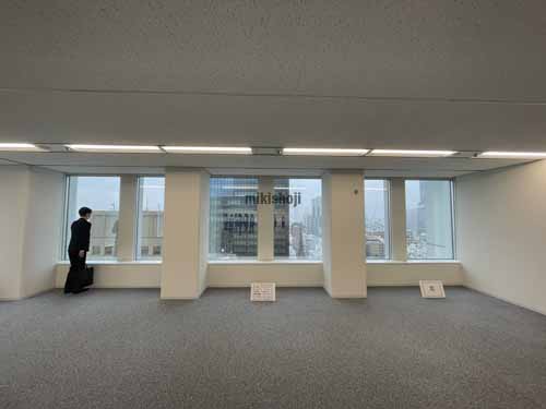 新宿野村ビル 貸室内1