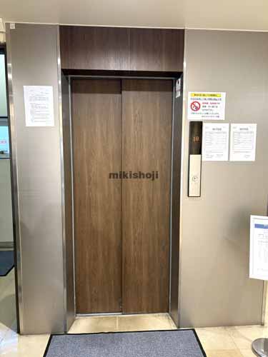 広尾オフィスビル エレベーターホール1