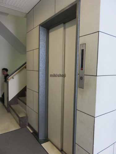 理工図書ビル エレベーターホール2