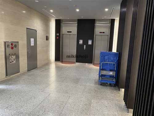 西新宿室町ビル エレベーターホール1
