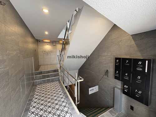 新宿君嶋ビル エントランス2