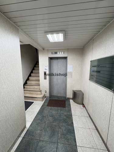 第４秀和ビル エレベーターホール1