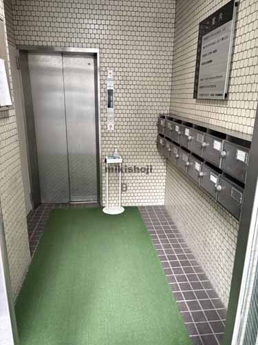 代々木・元代々木町の新宿カメヤビル エレベーターホール1