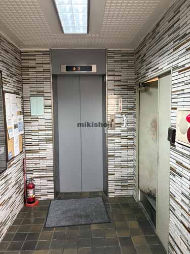 長谷川ビル エレベーターホール1