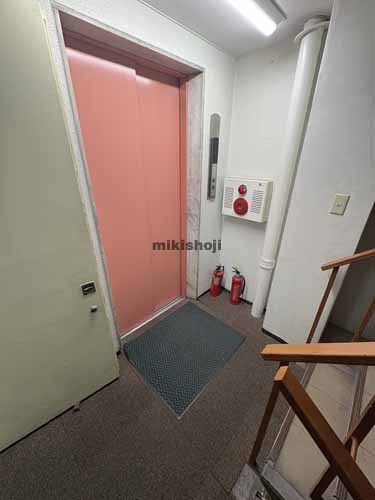 荒木ビル エレベーターホール1