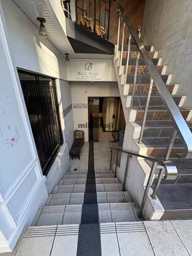 ＢＬＵＥ　ＢＬＤＧ.　ＡＺＡＢＵＤＡＩ エントランス1