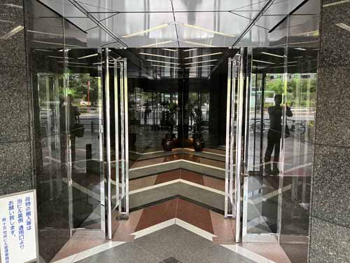 プレファス神宮前 エントランス2