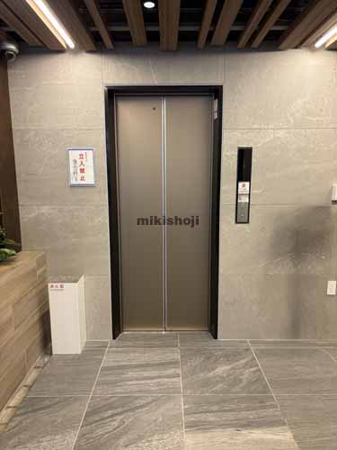 本郷のＩＣＮビル エレベーターホール1