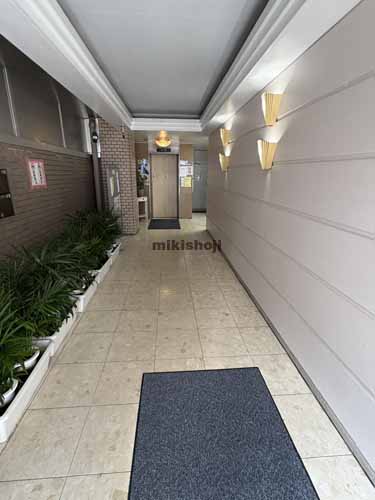 石橋ビル エレベーターホール1